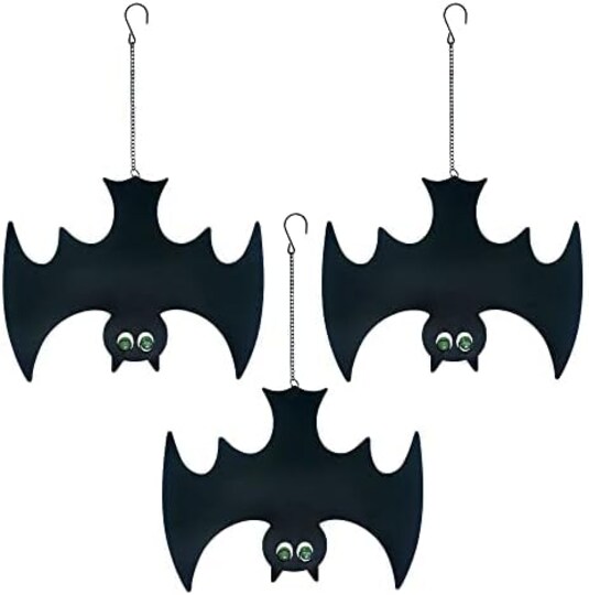 Set of 3 Metal Bat Silhouette Hanging Decorations – Glow-in-the-Dark Halloween Yard Decor, Waterproof Laser-Cut Outdoor Bats for Garden, Porch & Party Display